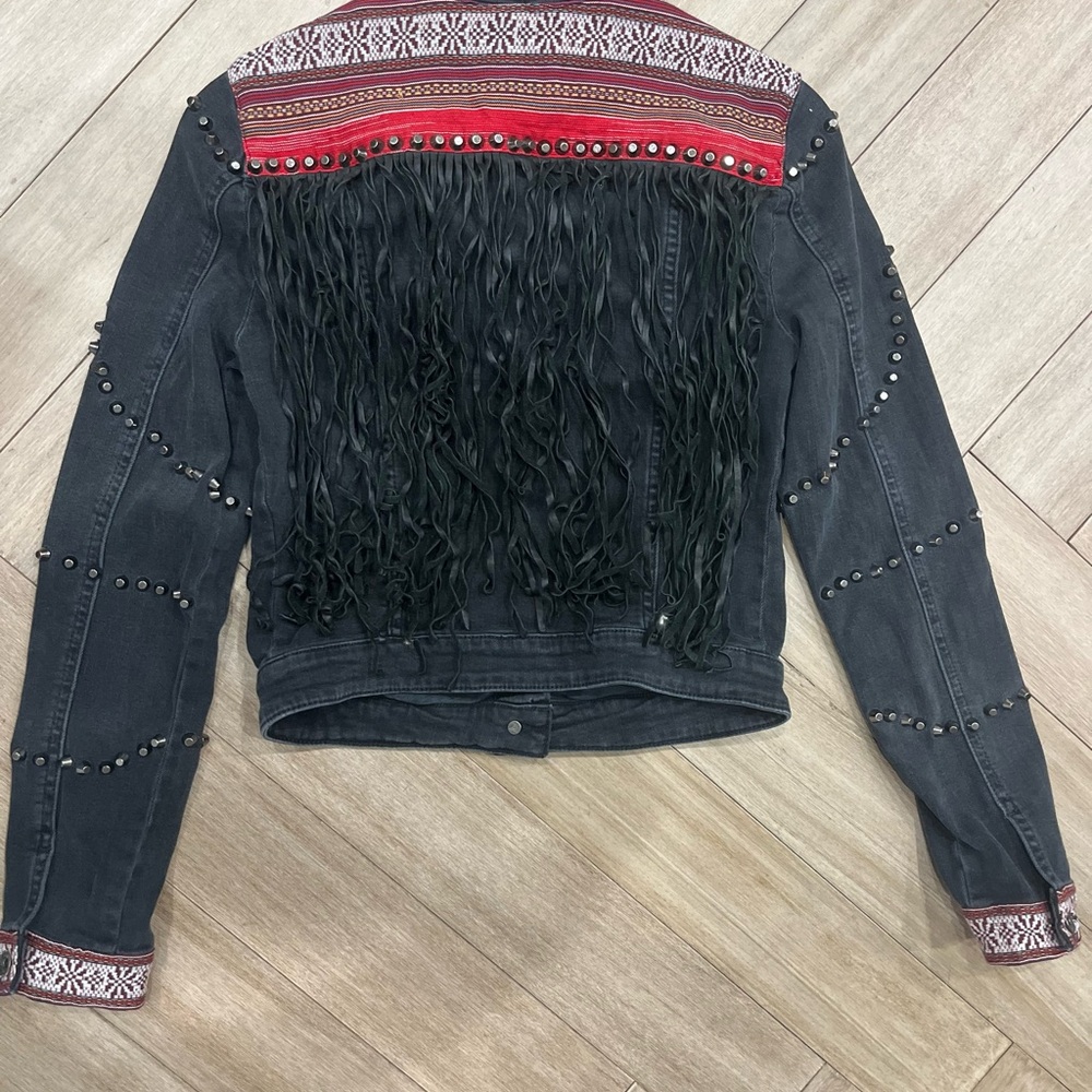 Guess Black Studded Denim Jean Jacket with Leather Fringe and Western Details - Picture 2 of 4
